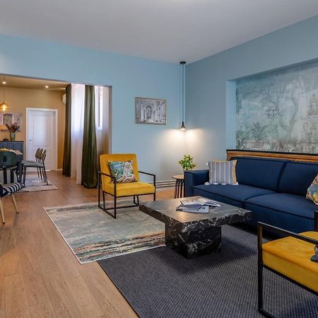 Holt - Dolce In Napoli Apartment Bukares Bagian luar foto