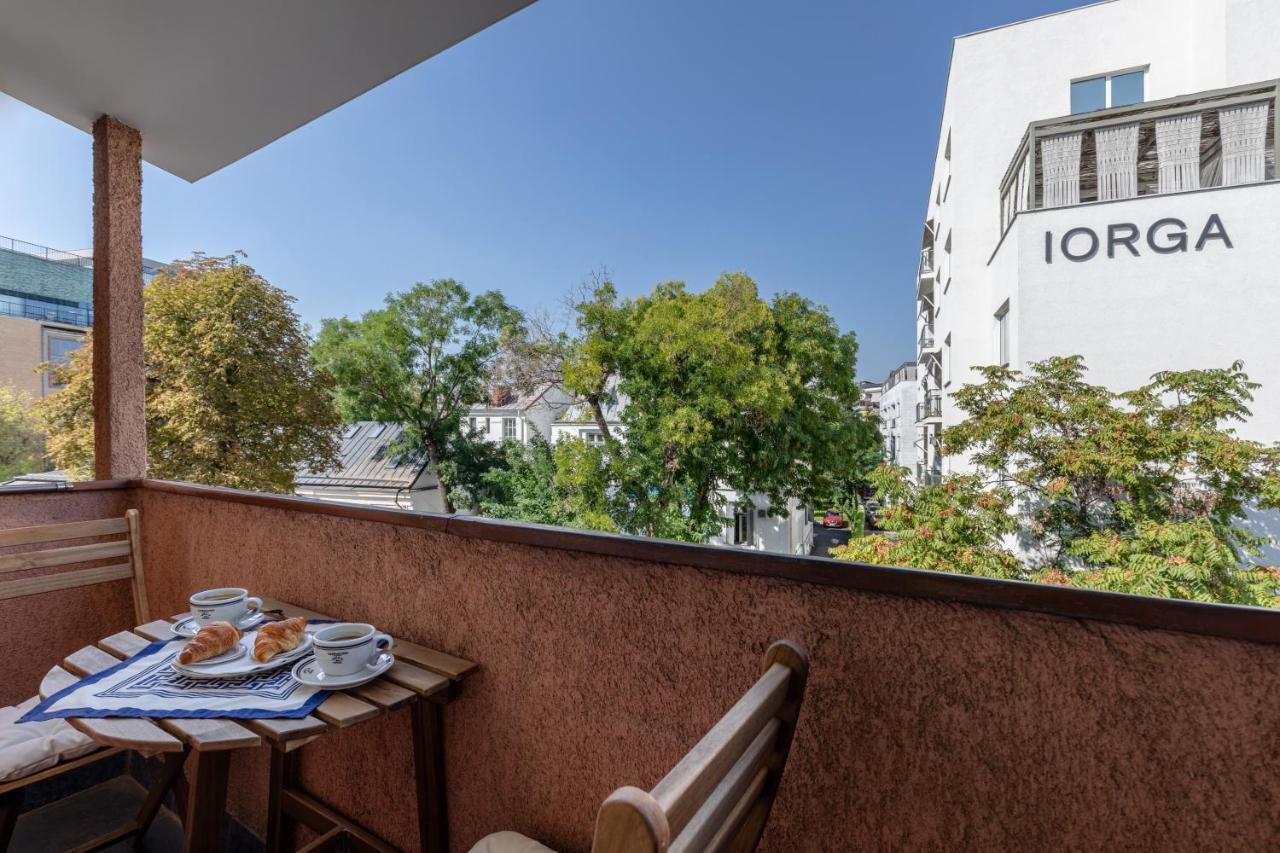 Holt - Dolce In Napoli Apartment Bukares Bagian luar foto